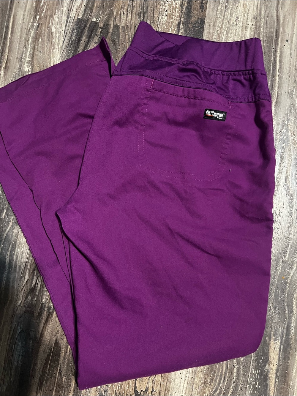 Women’s Grey's Anatomy Purple Medical Scrub Set- Pant-MP, Top-L - Picture 2 of 7